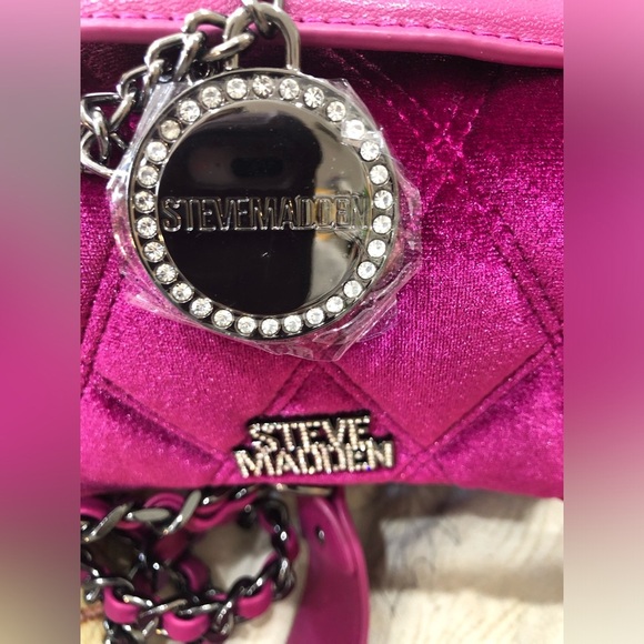 Steve Madden fuchsia fucsia deep pink bcourtney velvet gunmetal chain crossbody - Picture 7 of 13